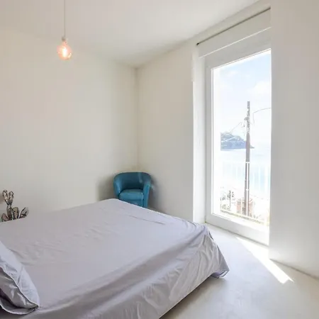 Awesome In With Kitchen Holiday home Scilla